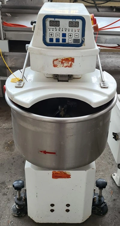 Pétrin a spiral 15kg de farine d'Occasion