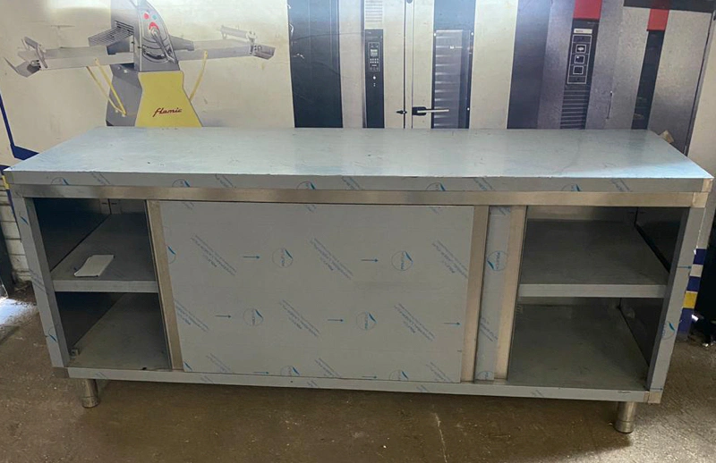 Table armoire inox avec 2 portes coulissantes